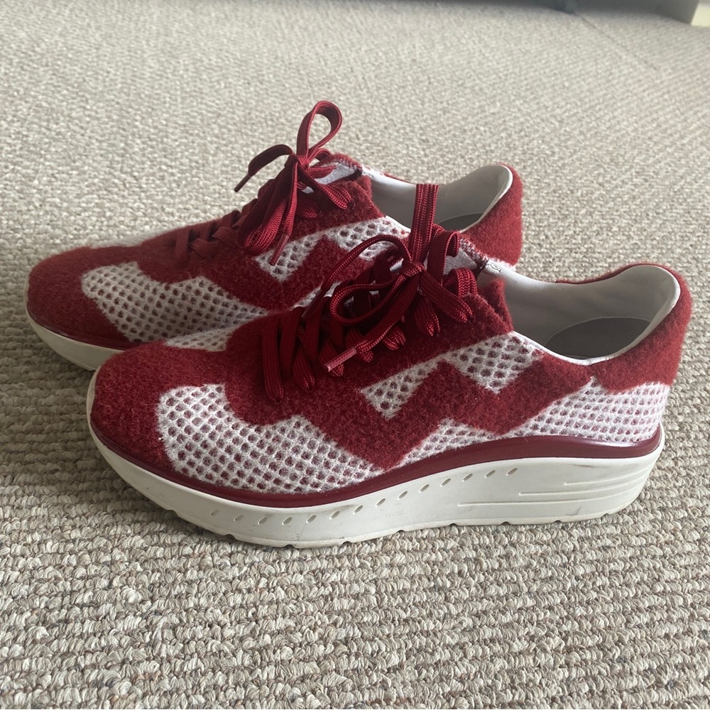 (Rare!) Stuart weitzman hartlee sneakers size 37.5 / us 7